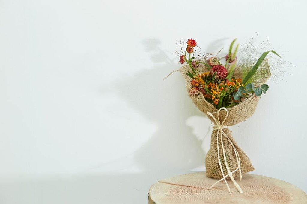 Delightful Surprise: Anniversary Flowers Delivered to Your Loved Ones